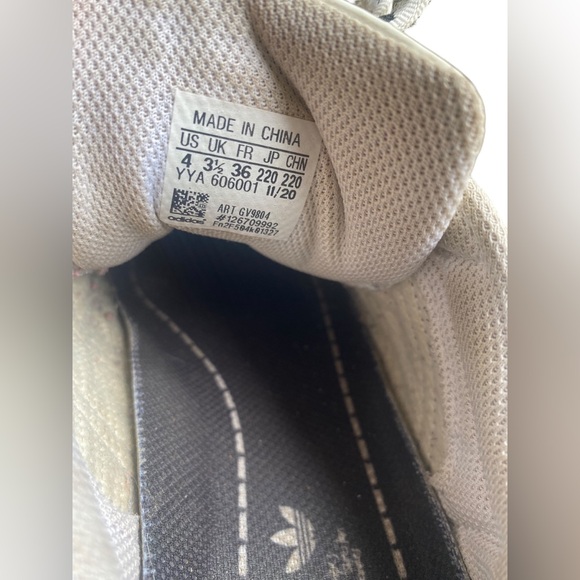 Adidas Superstar “Sharpie Pack” Size 4Y - Picture 10 of 10